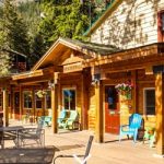 North Cascades Lodge at Stehekin